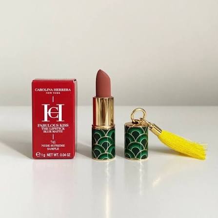 رژ لب کارولینا هررا Fabulous Kiss رنگ 742 Nude Couture | رژ لب لوکس اصل