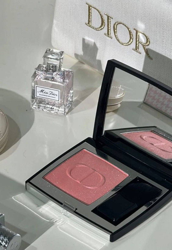 رژگونه دیور مدل rouge blush رژگونه پودری اصل شماره ۶۰۱ هولوگرام